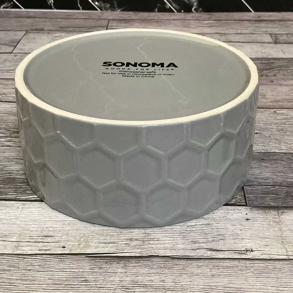 Sonoma Good For Life Honeycomb Design Ceramic Dog Bowl.6” x 3”.EUC